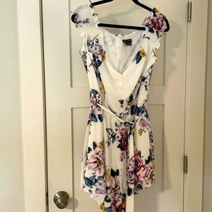White floral city chic romper m18